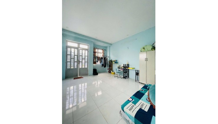 Bán nhà 56m2 , 2 tầng hẻm xe hơi ngay chợ Phạm Đăng  Giản gia 3 tỷ 5 bớt lộc.